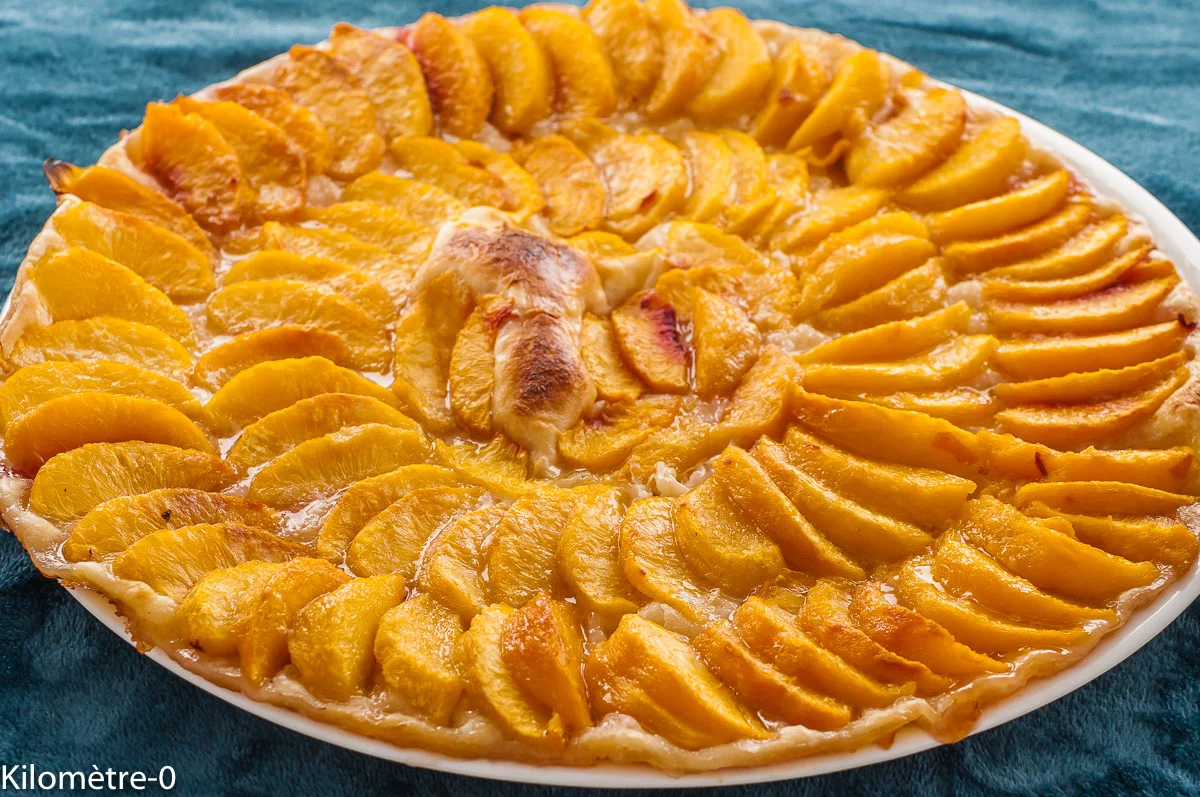 Photo de recette de dessert, été, facile, rapide, fruits, tarte fine, brugnons, nectarines, Kilomètre-0, blog de cuisine réalisée à partir de produits de saison et issus de circuits courts