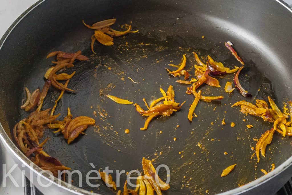 Saucisses grillées, courgettes sautées au curcuma - Étape 3