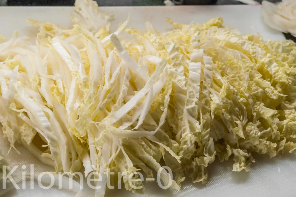 Salade de chou chinois aux carottes, sauce soja - Étape 2