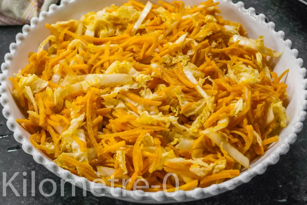 Salade de chou chinois aux carottes, avocat et oeufs durs - Étape 6