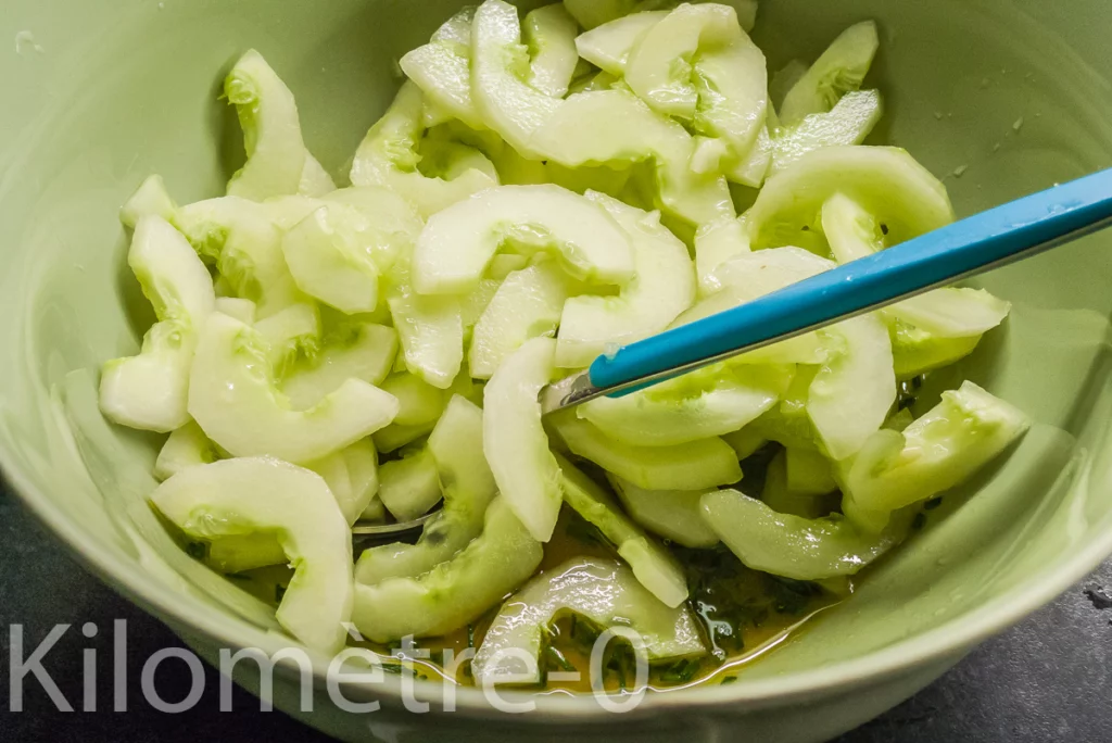 Salade de concombre au saumon ou à la truite fumée - Étape 3