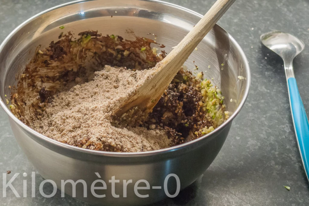 Gâteau léger au chocolat et à la courgette - Étape 6