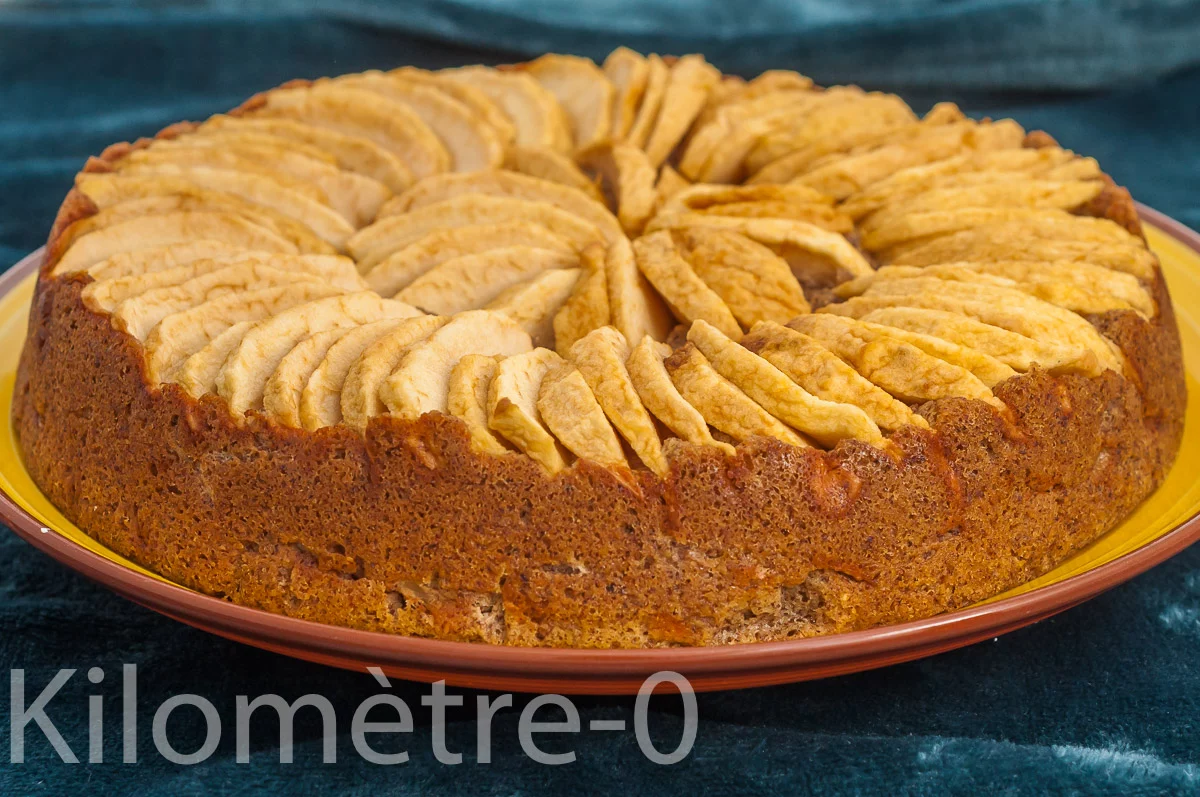 Photo de recette de gâteau, dessert, super, moelleux, pommes, automne, hiver, oeufs, léger, bio, rapide, Kilomètre-0, blog de cuisine réalisée à partir de produits de saison et issus de circuits courts