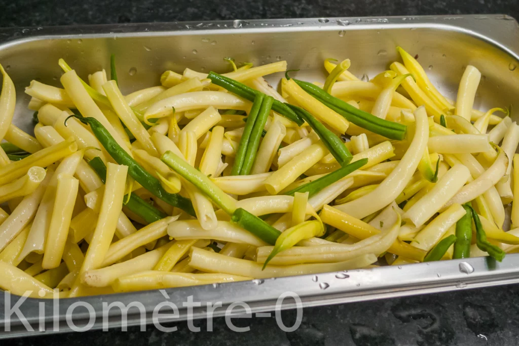 Poêlée de haricots verts, tomates et olives - Étape 1