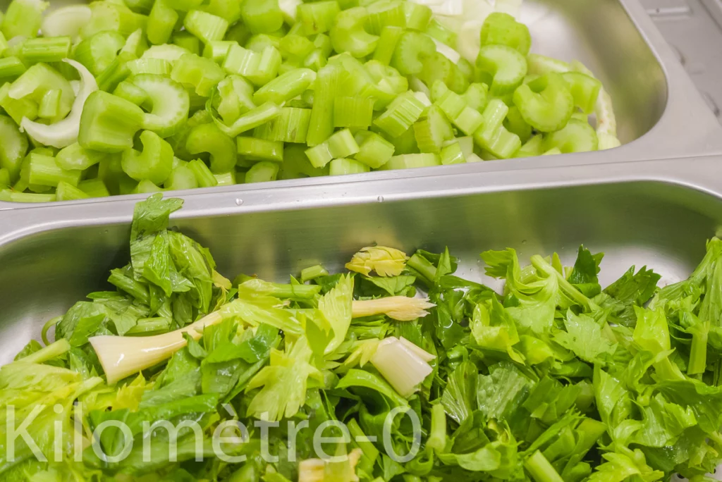Céleri branche poêlé à la bolognaise et au thon - Étape 2