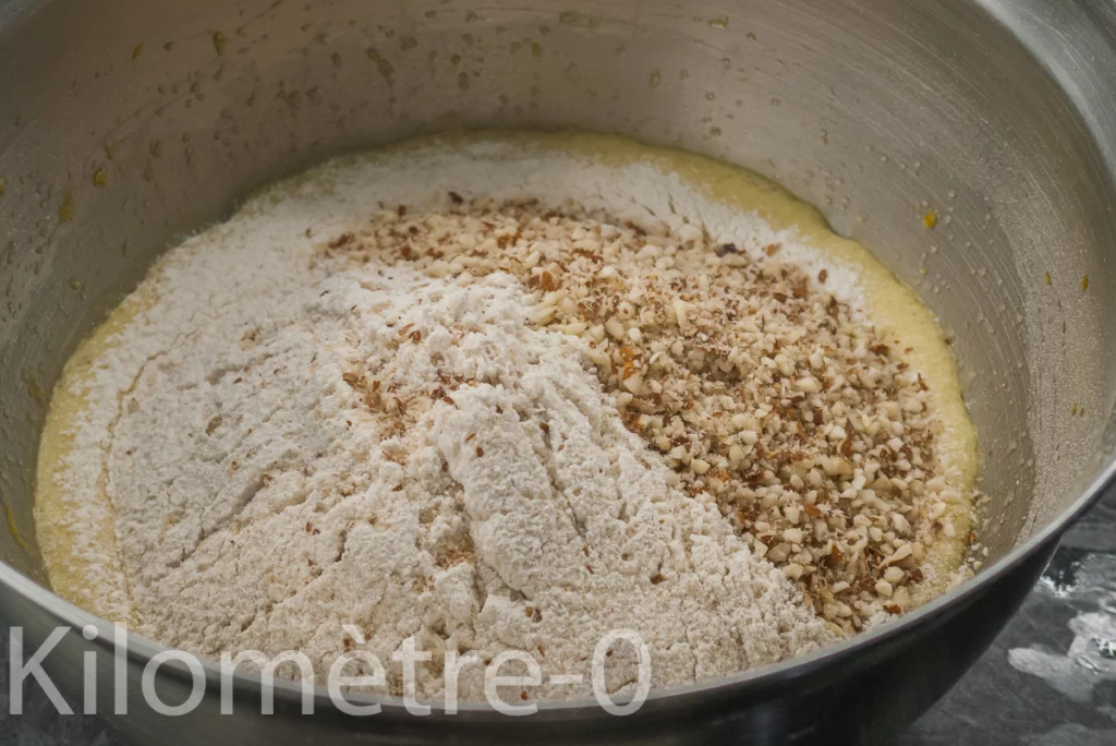 Gâteau facile aux raisins noirs - Étape 4