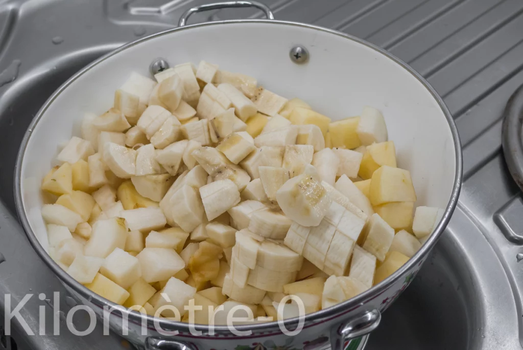Crumble pommes poires bananes à la farine de sarrasin - Étape 1