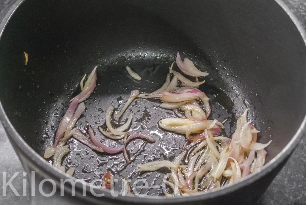 Bonite, sauce au curry, semoule - Étape 1