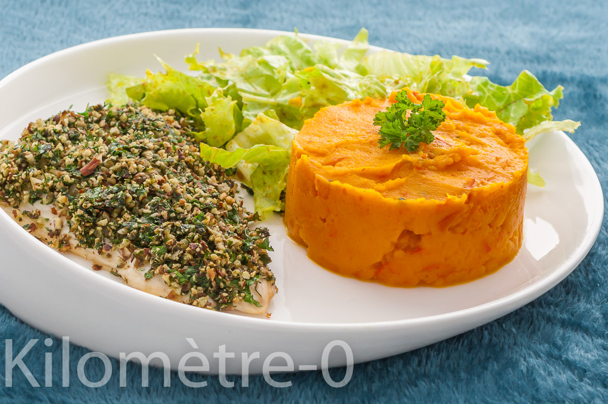 Photo de recette de bar, croûte, persil, câpres, amandes, purée de potimarron, légumes, poisson,filet, facile, rapide,automne, hiver, Kilomètre-0, blog de cuisine réalisée à partir de produits de saison et issus de circuits courts