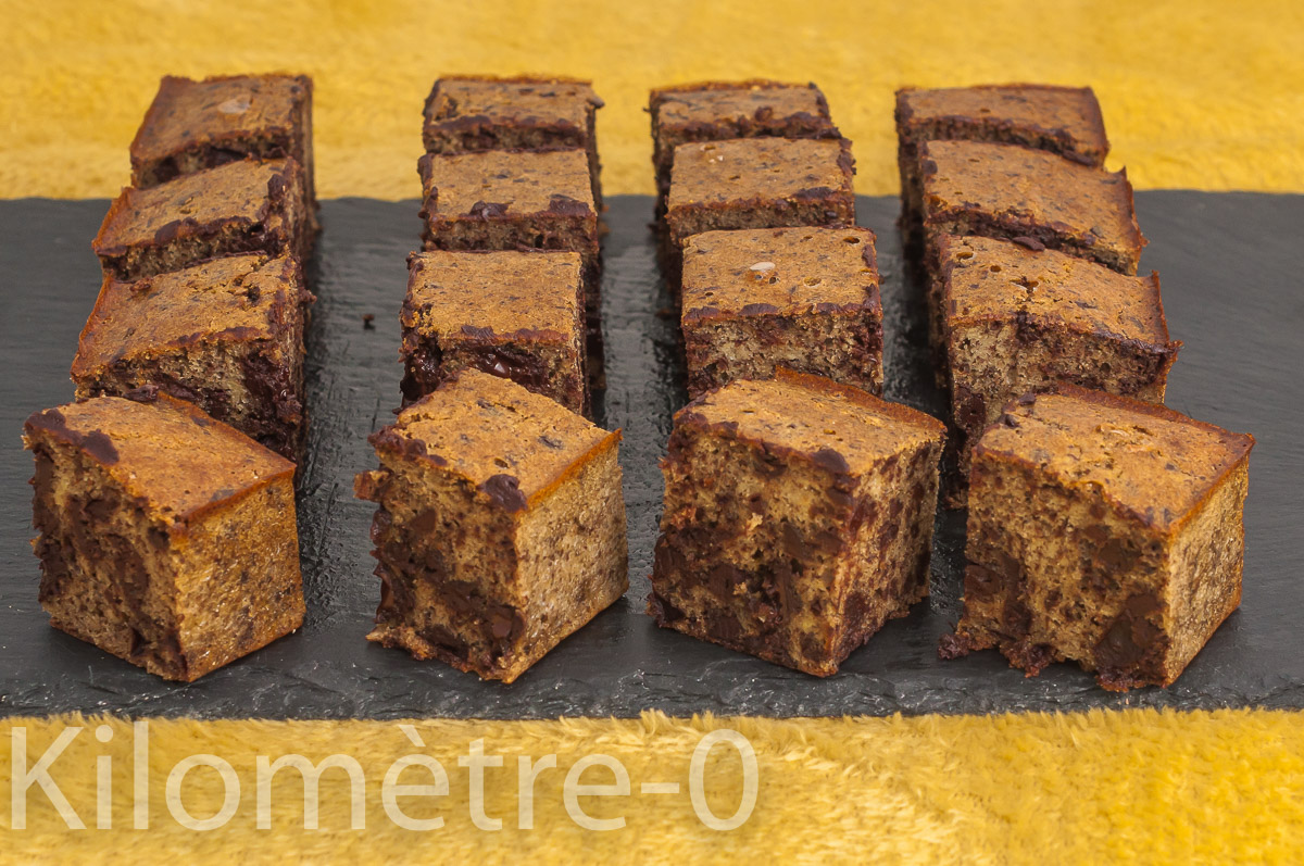 Photo de recette de  gâteau, bouchées, dessert, cake, sarrasin, IG bas, chocolat, chocolat noir, dessert au chocolat, compote de pommes, sans beurre, léger, bio, facile, Kilomètre-0, blog de cuisine réalisée à partir de produits de saison et issus de circuits courts