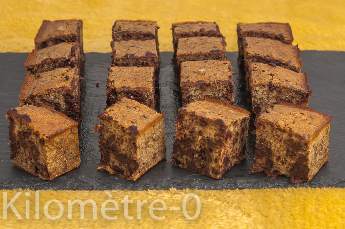 Photo de recette de gâteau, bouchées, dessert, cake, sarrasin, IG bas, chocolat, chocolat noir, dessert au chocolat, compote de pommes, sans beurre, léger, bio, facile, Kilomètre-0, blog de cuisine réalisée à partir de produits de saison et issus de circuits courts