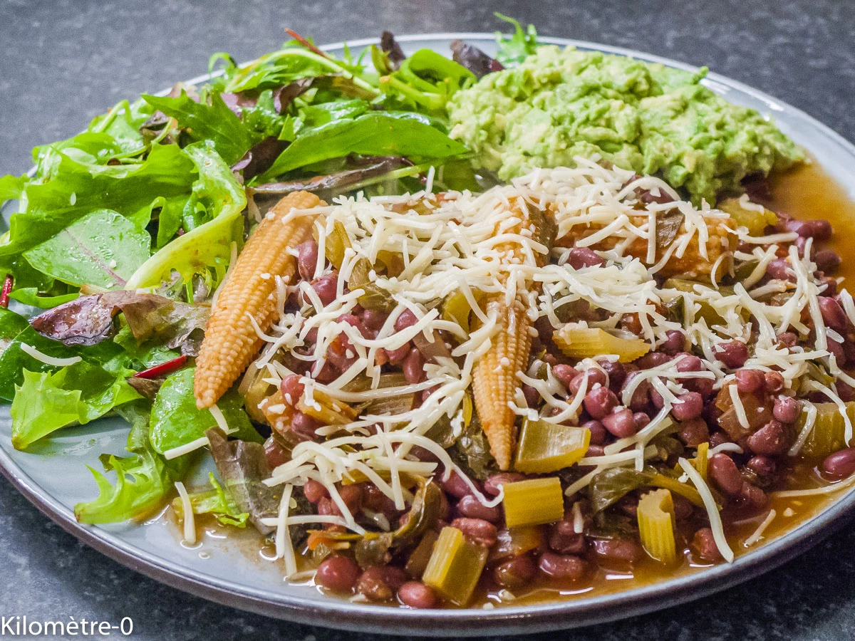 Photo de recette de chili;, chili sin carne, plat végétarien, céleri, céleri branche, maïs, facile, légumes, haricots, maïs, Kilomètre-0, blog de cuisine réalisée à partir de produits de saison et issus de circuits courts