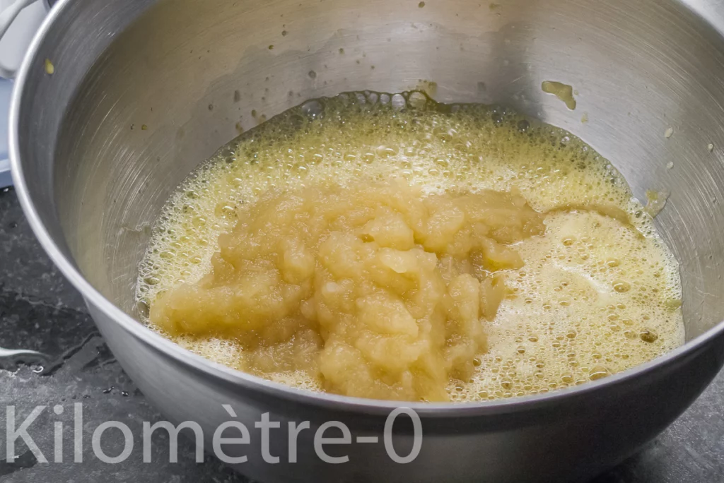 Cake marbré au cacao et à la compote de pommes - Étape 5