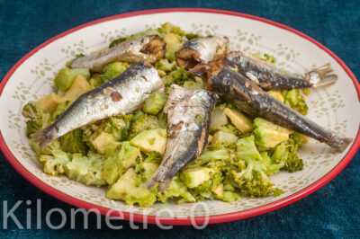 Photo de recette de salade,  brocolis, avocat, sardines, omega 3, bon gras, facile, rapide, Kilomètre-0, blog de cuisine réalisée à partir de produits de saison et issus de circuits courts