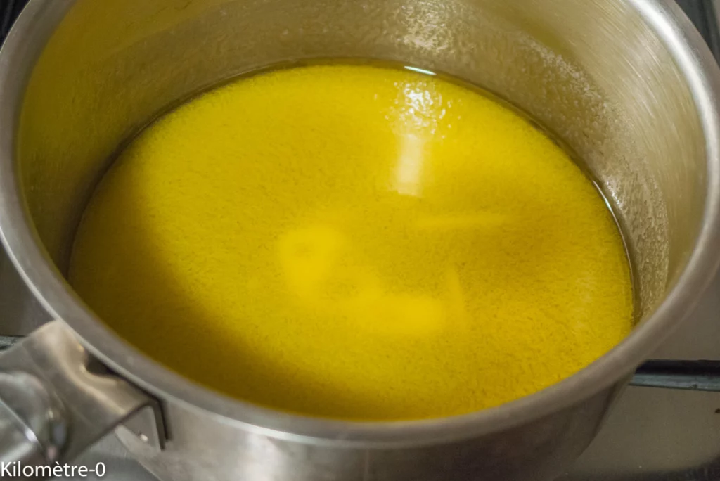 Gâteau à la compote de pommes et à la crème d&rsquo;amandes (très facile) - Étape 3