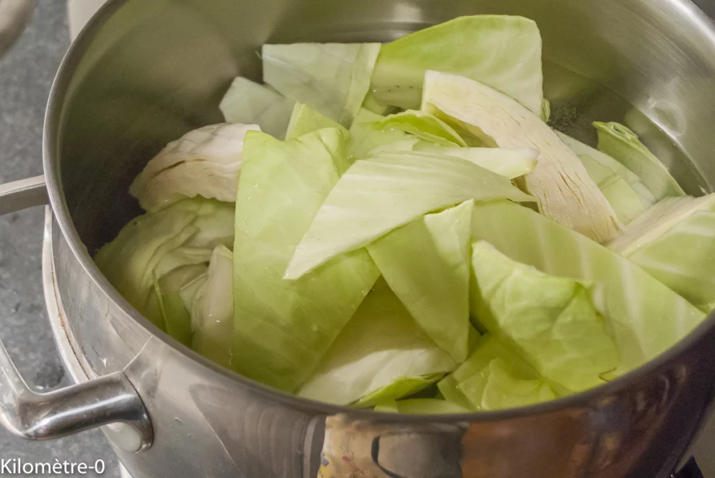 Saucisses au chou, sauce au curry et lait de coco - Étape 2