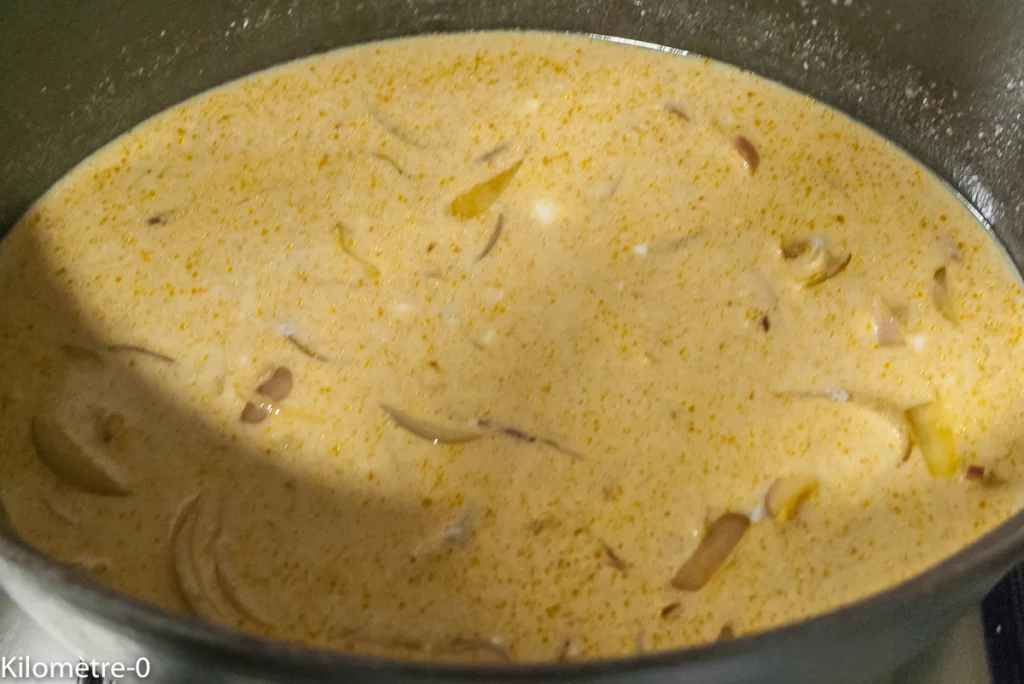 Saucisses au chou, sauce au curry et lait de coco - Étape 5