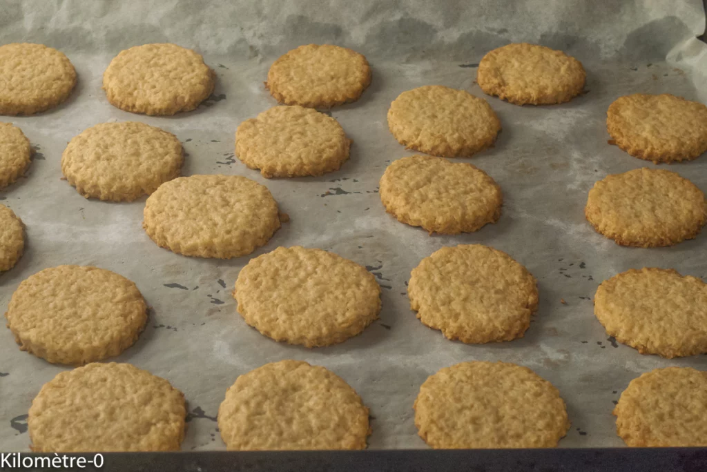 Biscuits nappés chocolat et coco - Étape 6