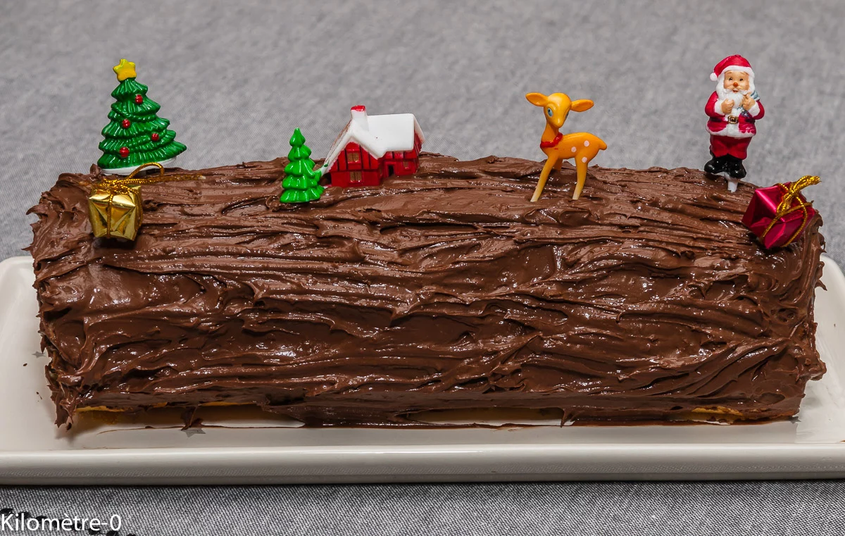 Photo de recette de bûche, orange, clémentine, mandarine, chocolat, biscuit roulé, facile, Noël, dessert, légère, Kilomètre-0, blog de cuisine réalisée à partir de produits de saison et issus de circuits courts