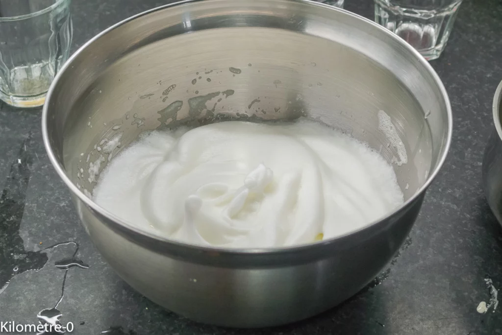 Bûche roulée facile à la confiture d&rsquo;oranges et au chocolat - Étape 3