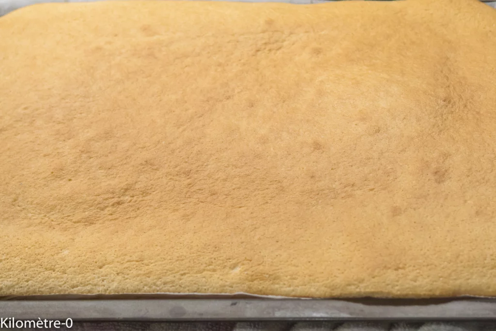 Bûche roulée facile à la confiture d&rsquo;oranges et au chocolat - Étape 6