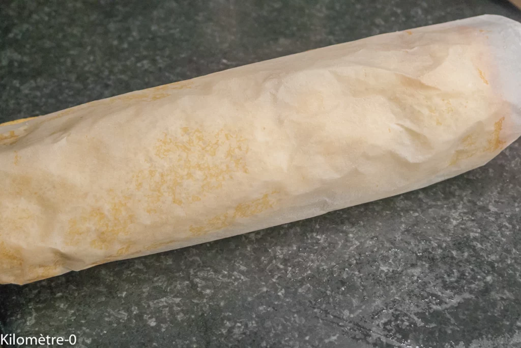 Bûche roulée facile à la confiture d&rsquo;oranges et au chocolat - Étape 7