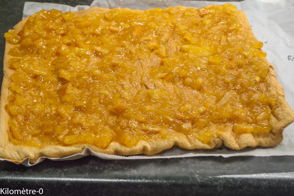 Bûche roulée facile à la confiture d&rsquo;oranges et au chocolat - Étape 8