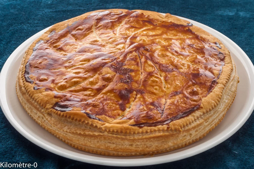 Galette des rois à la crème d&rsquo;amandes et aux pommes - Étape 8