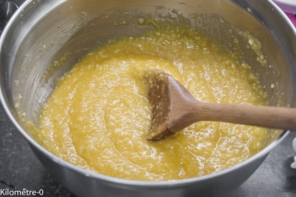 Galette des rois à la crème d&rsquo;amandes et aux pommes - Étape 3