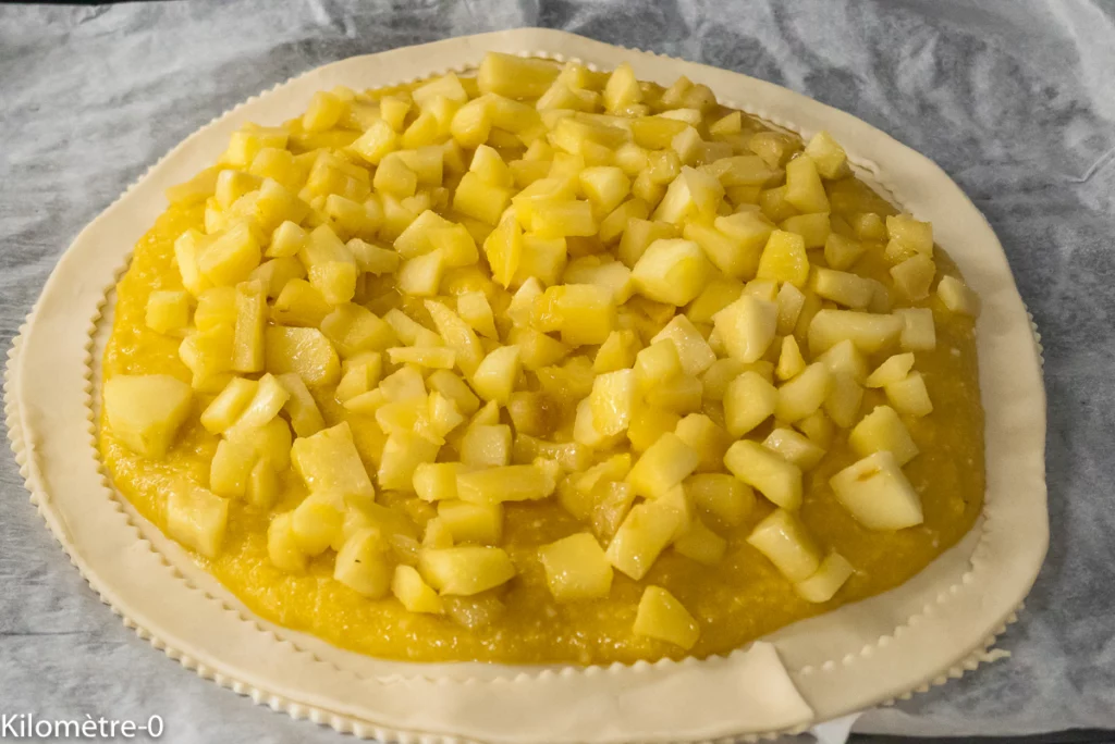 Galette des rois à la crème d&rsquo;amandes et aux pommes - Étape 6