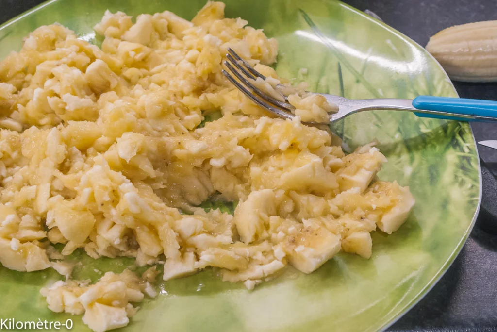 Gâteau du matin sans gluten aux pistaches et cerises - Étape 1