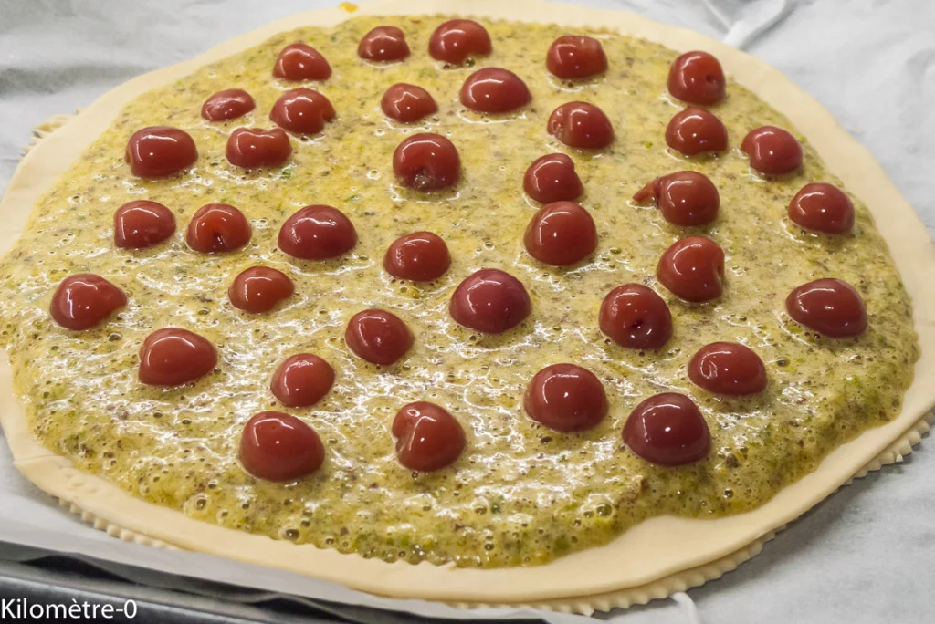 Galette des rois à la crème d&rsquo;amandes et de pistaches et aux cerises - Étape 5