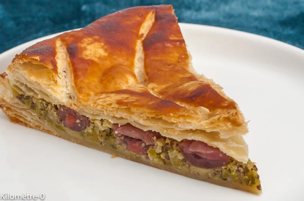 Galette des rois à la crème d&rsquo;amandes et de pistaches et aux cerises - Étape 8