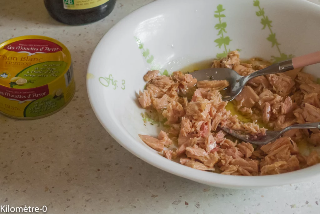 Salade de haricots rouges au céleri branche, thon et olives - Étape 3