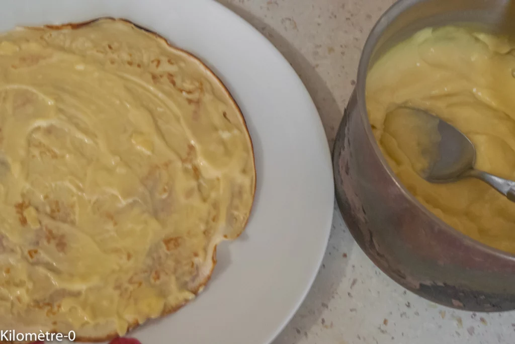 Gâteau de crêpes à la crème pâtissière - Étape 5