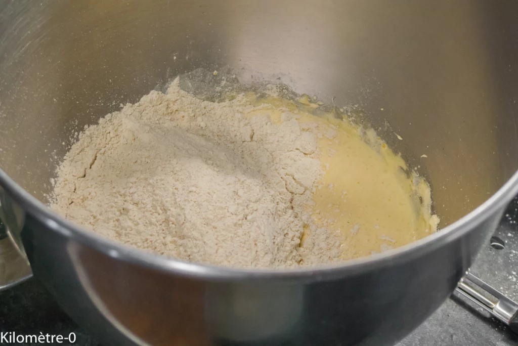 Gâteau moelleux au citron et aux framboises - Étape 6