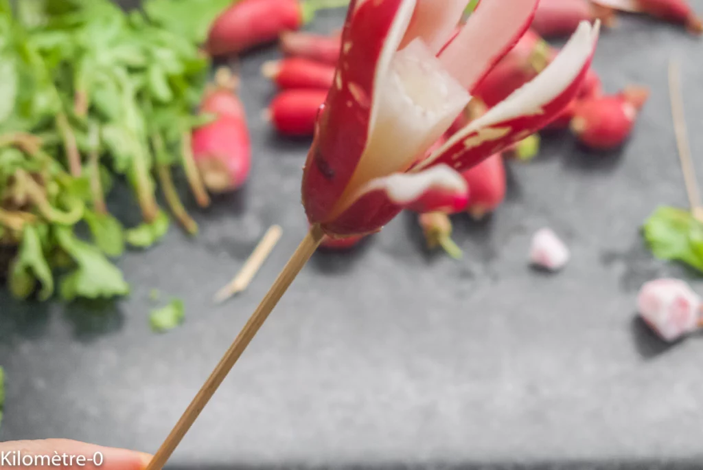 Radis fleur à la mousse de sardines - Étape 6