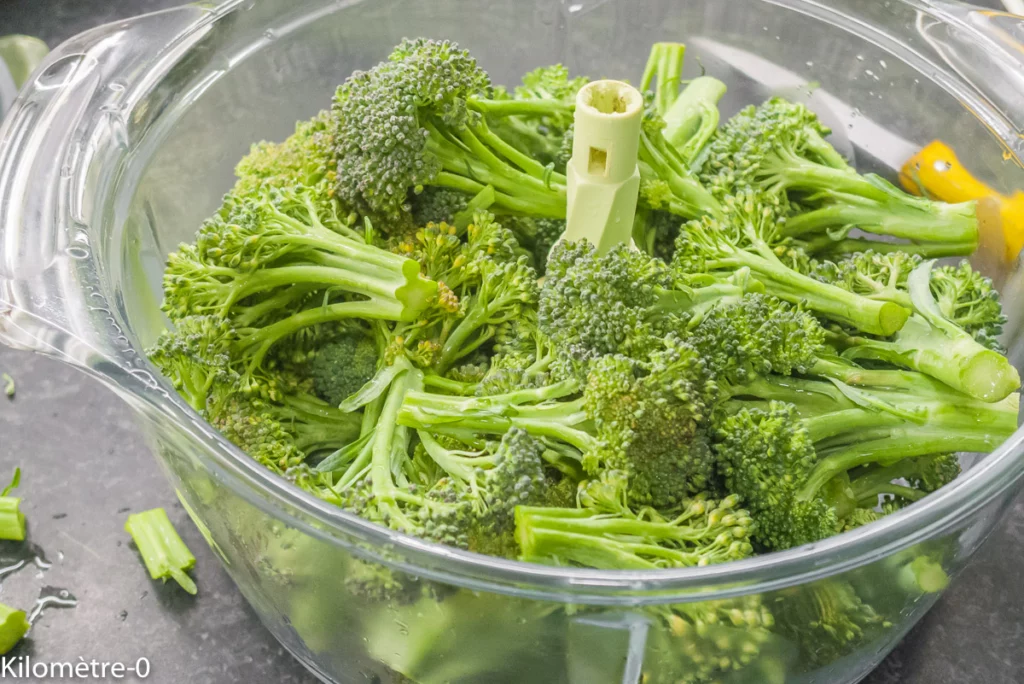 Pizza de brocolis au chorizo et emmental - Étape 1