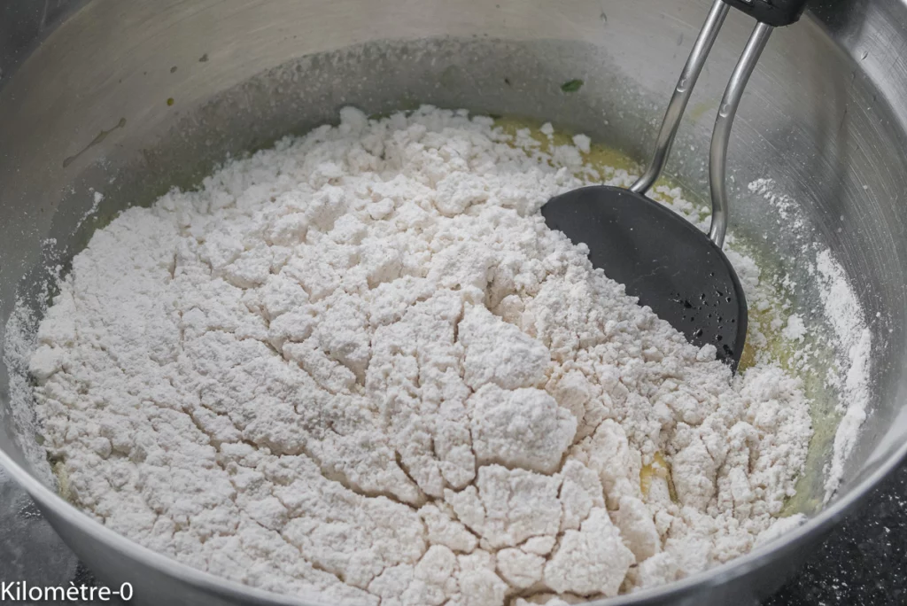 Cake salé aux oignons, thon et olives - Étape 4