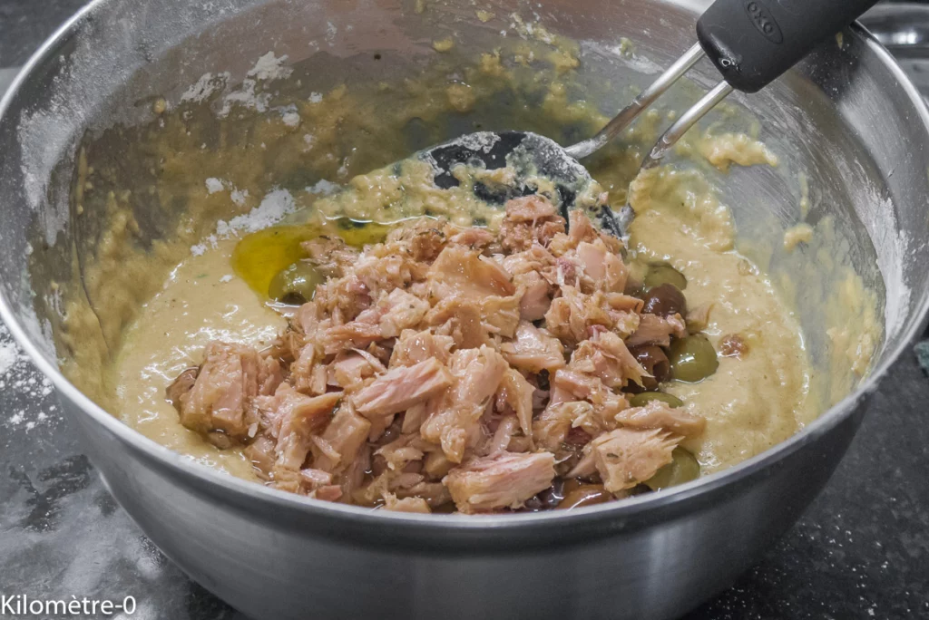 Cake salé aux oignons, thon et olives - Étape 5