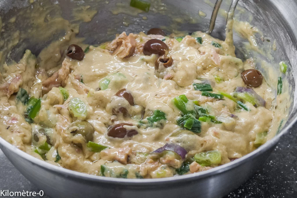 Cake salé aux oignons, thon et olives - Étape 6