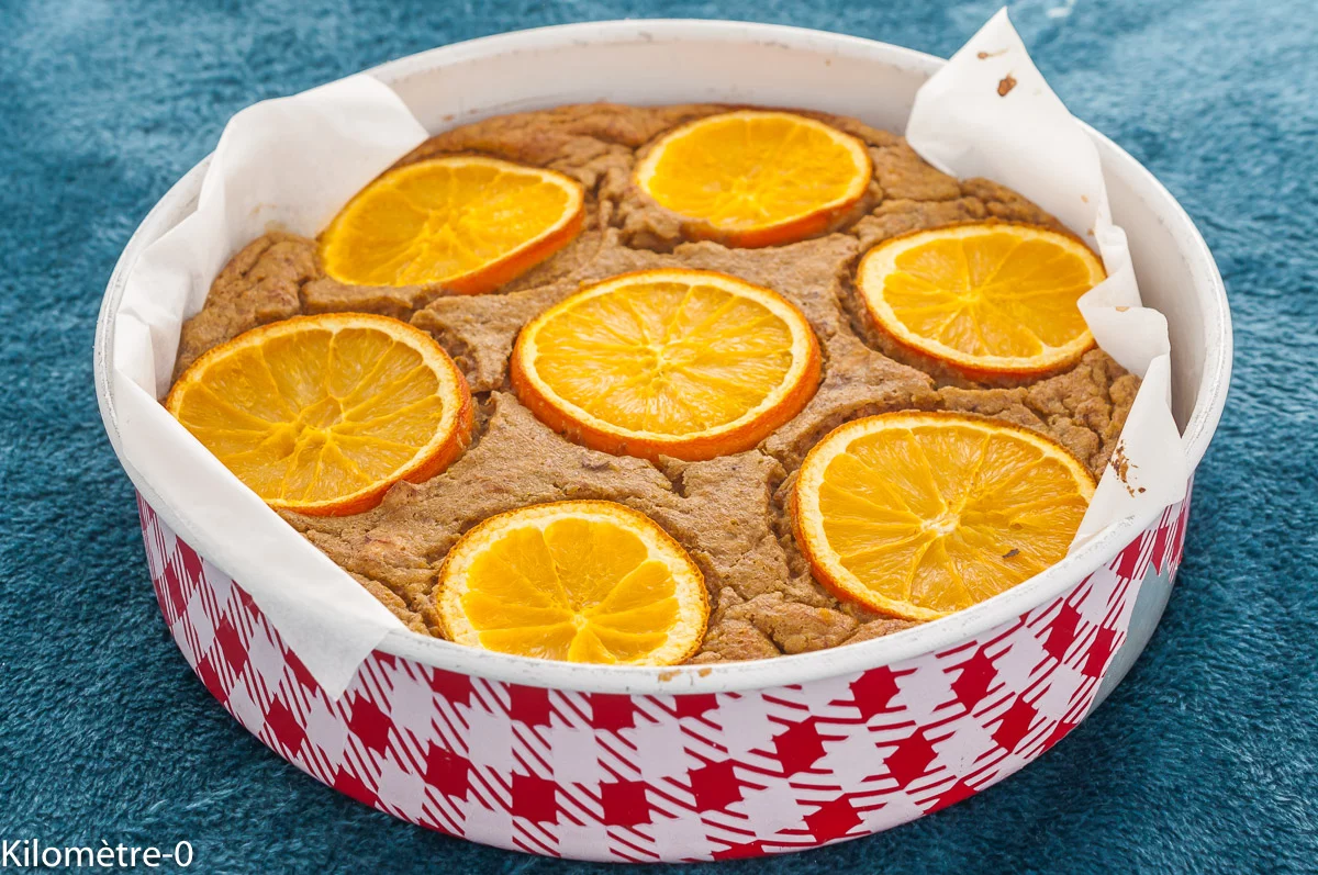 Photo de recette de gâteau, moelleux, fondant, fruits, pommes, bananes, noix, oranges, bio, dessert, gâteau du matin, cake, agrumes, Kilomètre-0, blog de cuisine réalisée à partir de produits de saison et issus de circuits courts