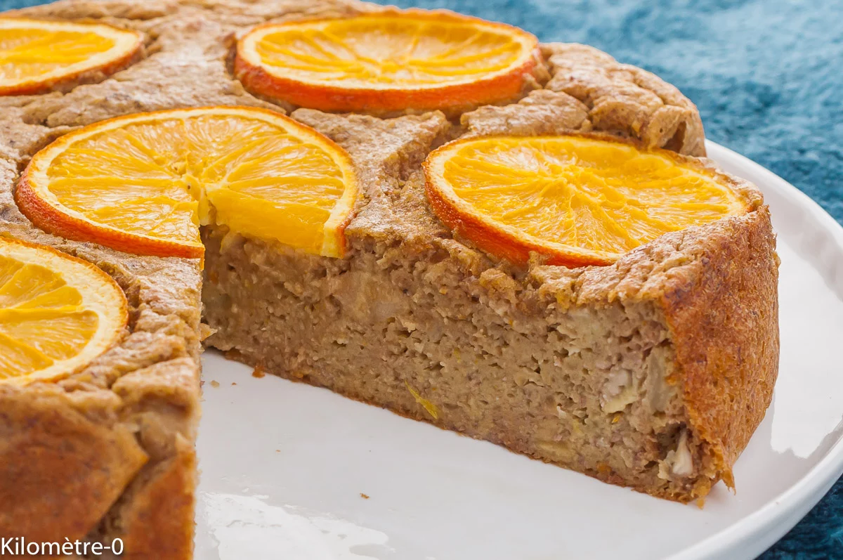 Photo de recette de gâteau, moelleux, fondant, fruits, pommes, bananes, noix, oranges, bio, dessert, gâteau du matin, cake, agrumes, Kilomètre-0, blog de cuisine réalisée à partir de produits de saison et issus de circuits courts