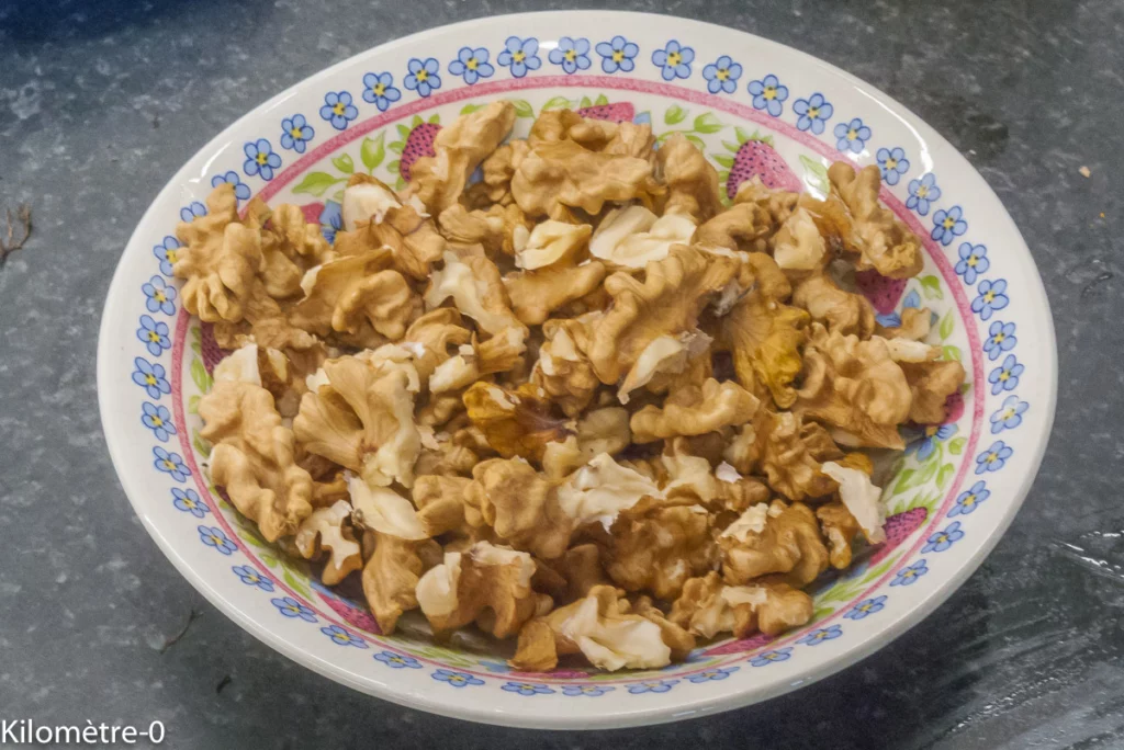 Gâteau fondant aux pommes, bananes, noix et oranges - Étape 3