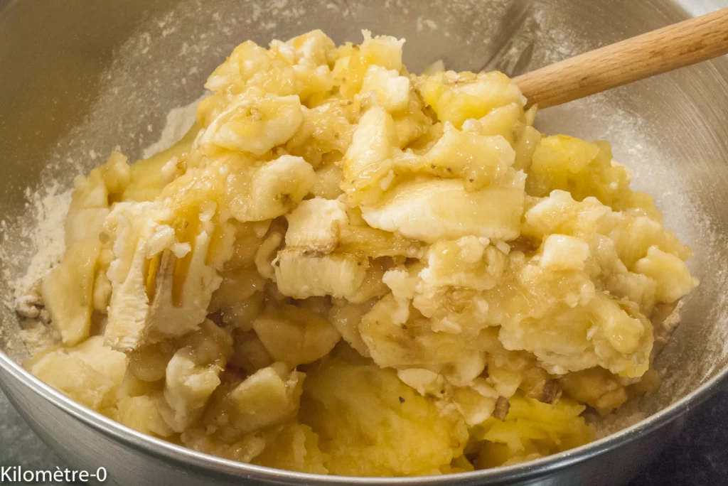 Gâteau fondant aux pommes, bananes, noix et oranges - Étape 5