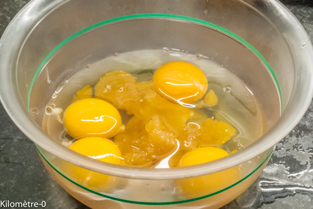 Gâteau fondant aux pommes, bananes, noix et oranges - Étape 9