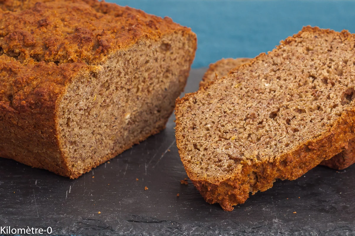 Photo de recette de gâteau du matin, cake, farine de petit épeautre, farine de noisettes, bio, facile, healthy, Kilomètre-0, blog de cuisine réalisée à partir de produits de saison et issus de circuits courts