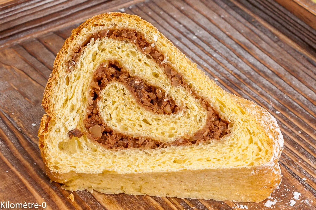 Photo de recette de potica, brioche, roulée, Pâques, slovène, cuisine du monde, brioche européenne, brioche du monde, fêtes pasclaes, noix, brioche fourrée, Kilomètre-0, blog de cuisine réalisée à partir de produits de saison et issus de circuits courts