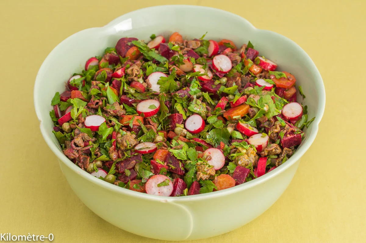 Photo de recette de Salade, salade composée, salade complète, pâtes, sarrasin, petits pois, carottes, radis, betteraves, légumes, légumes primeurs, légumes nuoveaux, végétarien, persil, healthy, bioKilomètre-0, blog de cuisine réalisée à partir de produits de saison et issus de circuits courts