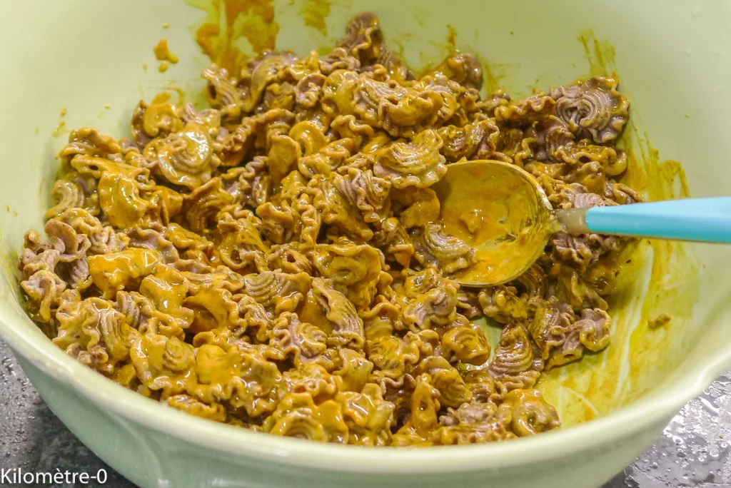 Salade de pâtes de sarrasin aux petits pois, carottes, radis et betteraves - Étape 6